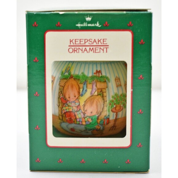 Betsey Clark Home for Christmas Vintage 1988 Glass Keepsake Ornament Hallmark - Picture 2 of 8